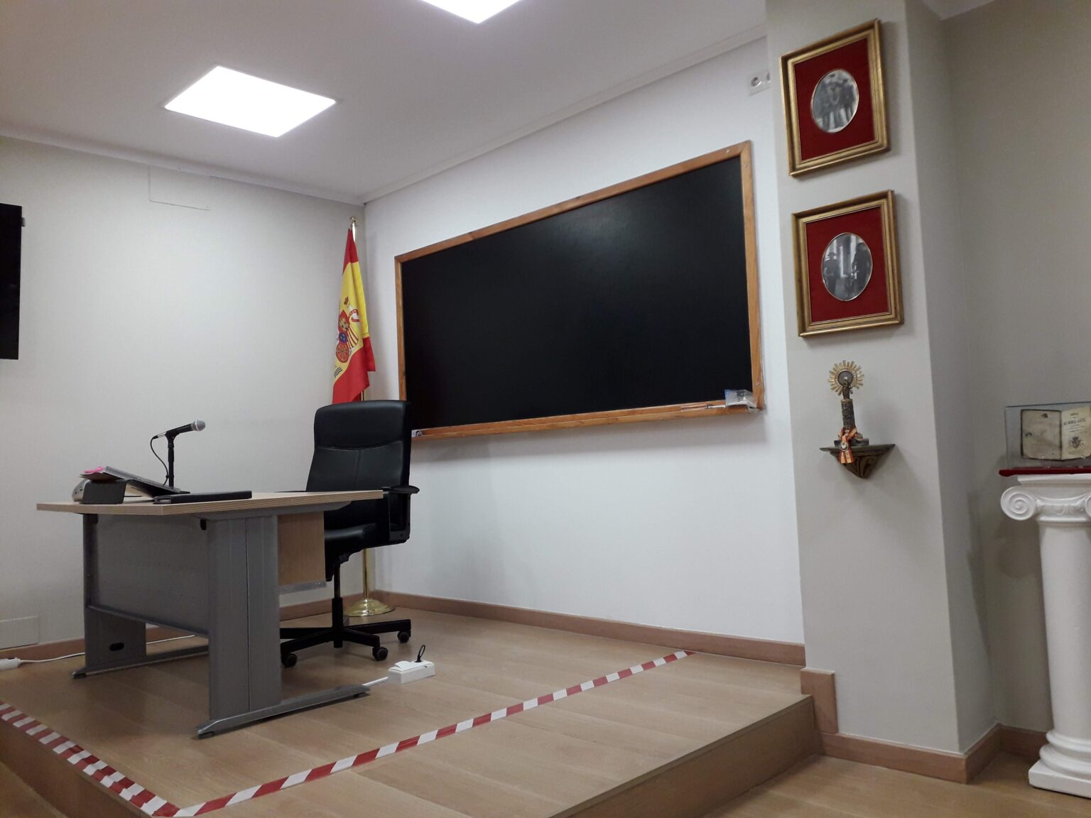 Academia de oposiciones en Santiago con equipo docente multidisciplinar